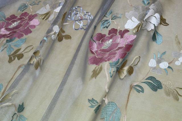 Vendita on line tessuto organza fondo grigio con ricamo floreale - prodotti