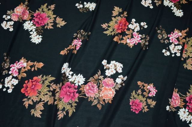 Vendita on line tessuto pura viscosa giavanese fantasia floreale fondo nero - tessuti abbigliamento viscosa