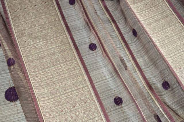 Vendita on line scampolo tenda organza doppia con bollo ricamato in ciniglia viola - prodotti