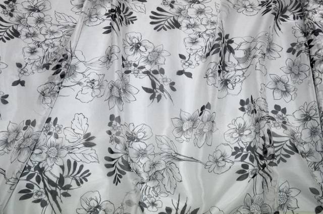 Vendita on line tessuto chiffon pura seta fantasia floreale bianco nera - tessuti abbigliamento