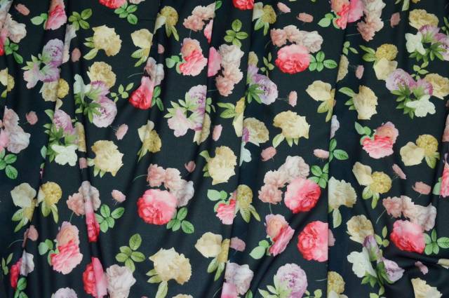 Vendita on line tessuto georgette misto seta cotone fantasia rose fondo nero - tessuti abbigliamento georgette / chiffon / dèvorè