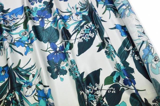 Vendita on line tessuto raso pura seta fantasia fiori celeste/blu - occasioni e scampoli
