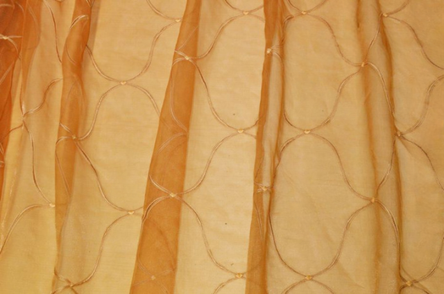 Vendita on line tessuto tenda organza oro con ricamo in rilievo - prodotti