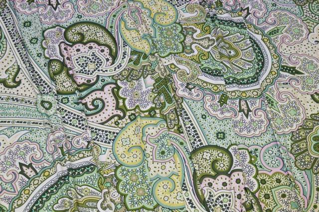 Vendita on line tessuto lycra bielastica fantasia cashmere verde - occasioni e scampoli