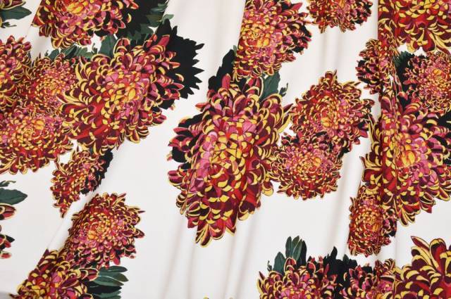 Vendita on line tessuto crepe stretch in viscosa fantasia rosa - tessuti abbigliamento viscosa