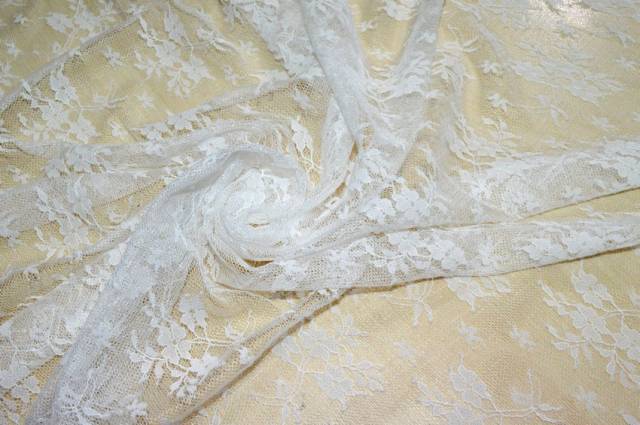 Vendita on line scampolo tulle ricamato bianco - tessuti abbigliamento ricamati e pizzi e vari