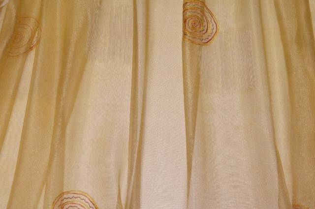 Vendita on line tessuto tenda organza ricamata giallo/arancio - tessuti per in offerta