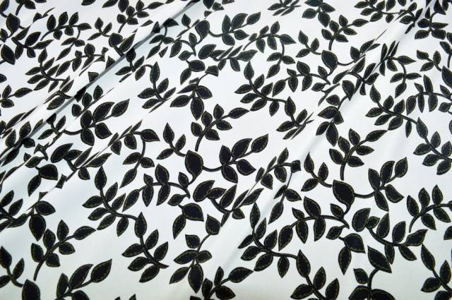 Vendita on line tessuto crepe de chine pura seta fantasia foglia bianco nera - tessuti abbigliamento georgette / chiffon / dèvorè georgette/chiffon fantasia