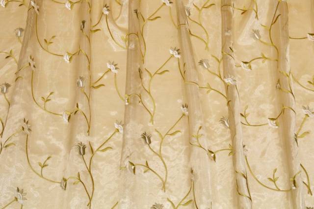 Vendita on line tessuto tenda organza oro con ricamo floreale - prodotti
