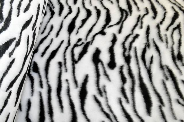 Vendita on line pelliccetta zebra - ispirazioni carnevale