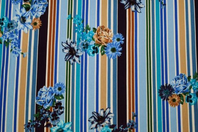 Vendita on line tessuto maglina viscosa fantasia righe e fiori azzurra - tessuti abbigliamento viscosa fantasia