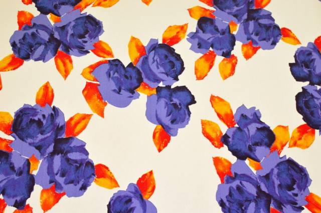 Vendita on line tessuto maglina viscosa fantasia floreale viola fondo panna - tessuti abbigliamento magline / jersey/tessuto in fantasia